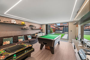 Garden Room- click for photo gallery